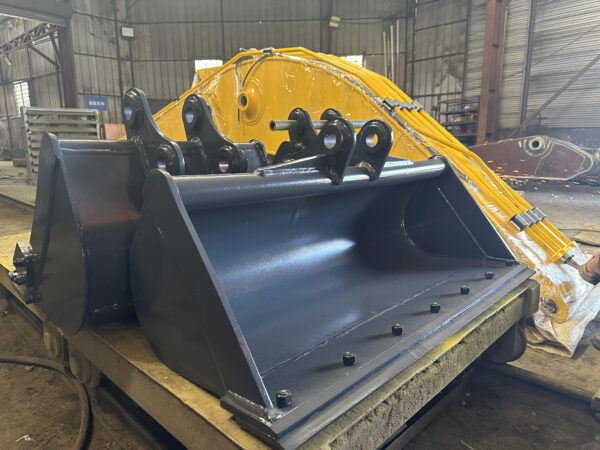 Backhoe Loader General Purpose Bucket CAT Excavator Large Capacity Standard Buckets for 6-30 Ton - Image 4