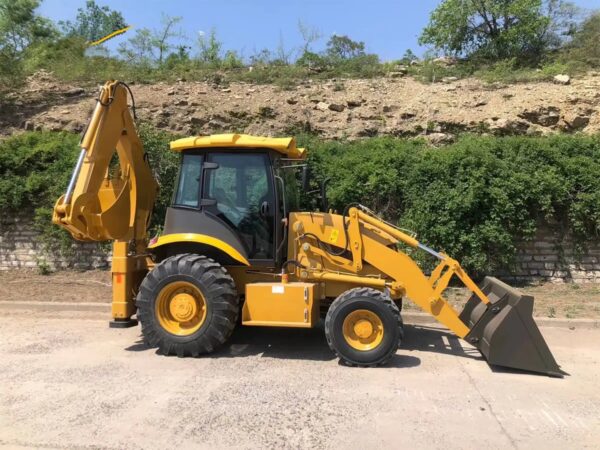 Huade 2.5 Ton 4x4 Mini Backhoe Loader With Bucket Loader And Backhoe WZ388 Tractor Hydraulic Cylinder Excavator - Image 6