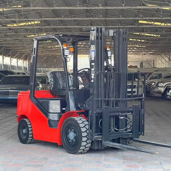 Best Price 4x4 All Terrain 2 Ton New Diesel Powered Pallet Truck 1070mm Fork Length Manual Operation Retail Use 2 Year Warranty