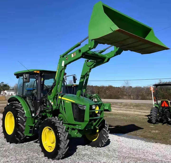 John Deere Tractor with Front Bucket Loader Green and Yellow Agricultural Machinery 4 Wheel Drive 455KG