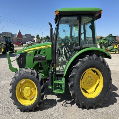 John Deere 5075E Wheel Tractor 120HP Farm Use Green Yellow Color