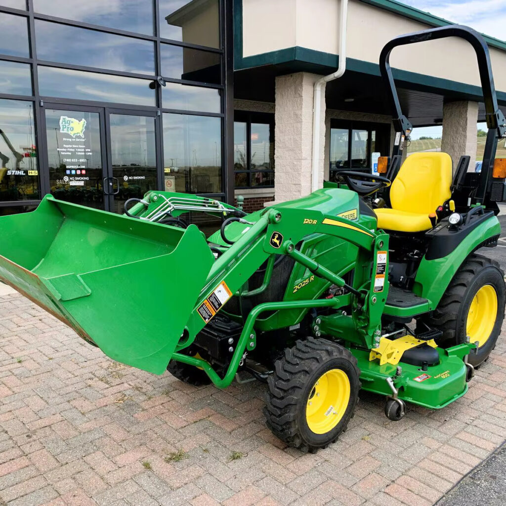 Fairly Used John Deere 24hp 2025R Farm Tractor Available for Sell