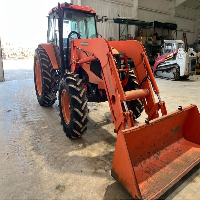 Kubota Tractor with Front Loader Small Farm Agricultural Equipment Durable Efficient Easy to Operate Compact Tractor