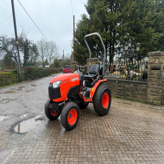 High Quality Fairly Used Kubota B2650 4WD Tractor Ready to Ship