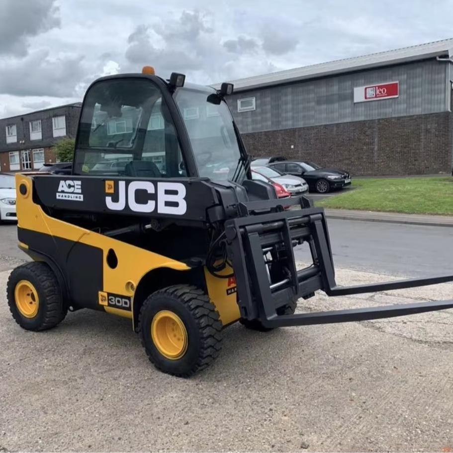 Cheap Selling Used JCB TLT30D 4x4 Diesel Teletruk 5ton Diesel Forklift 4WD Offroad Solid Tire Single Stage Mast 3m Fork Height
