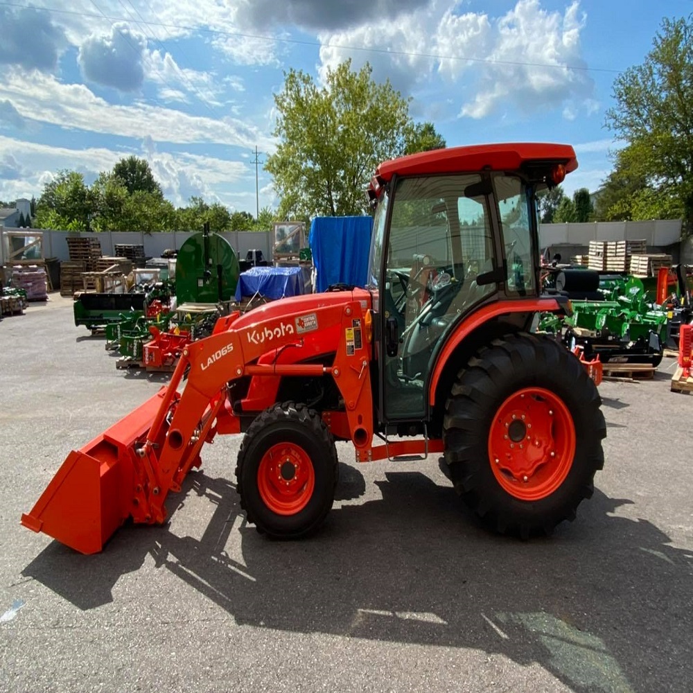 Good Kubota Durable Large Kubota Farming Tractor with Advanced Hydraulic Lift, PTO Output,and Eco-Friendly Diesel Engine System