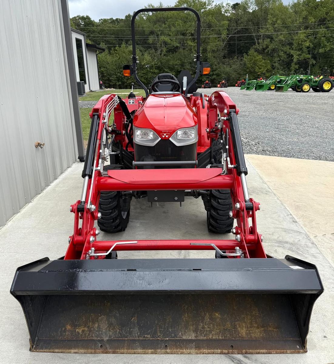 Buy Massey Ferguson 1840 4WD Farm Tractor With Front End Loader / 2023 Multifunctional 40HP Tractor With Attachment For Sell - Image 2