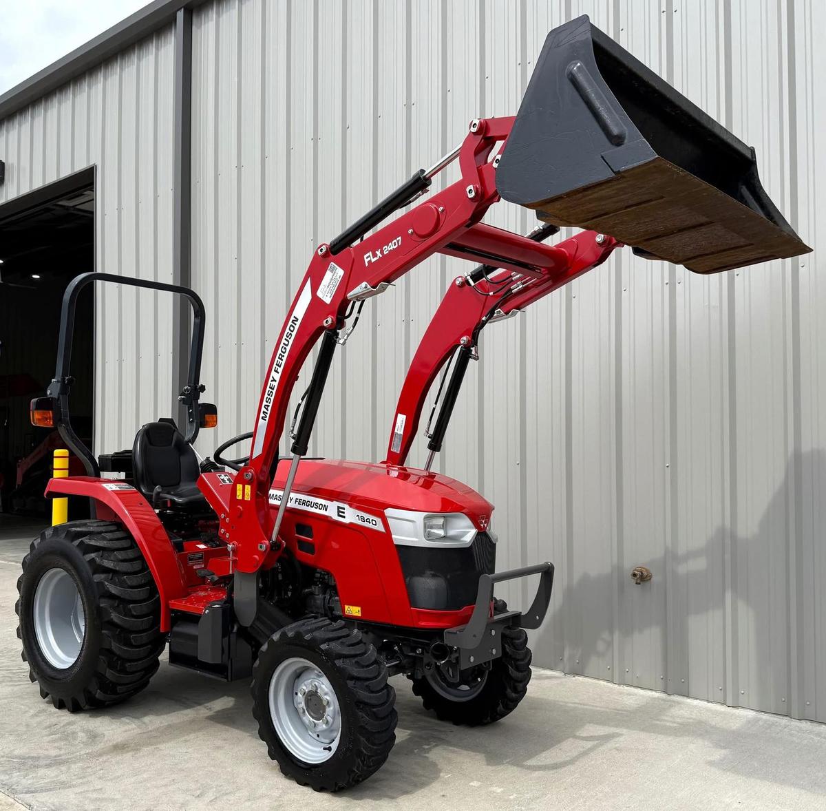 Buy Massey Ferguson 1840 4WD Farm Tractor With Front End Loader / 2023 Multifunctional 40HP Tractor With Attachment For Sell - Image 3