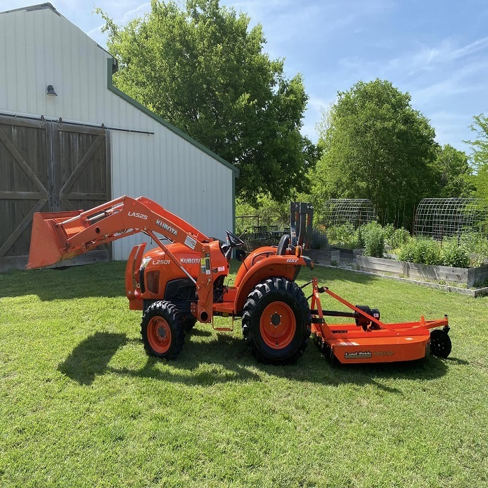 Kubota L2501 Compact Tractor for Sale Diesel 4WD Utility Farm Tractor Attachments Reliable Heavy Duty Machine - Image 4