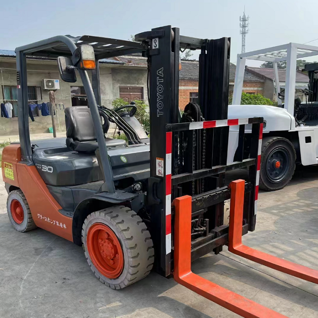 Used Purchase Forklift 1200kg Capacity AC Motor Hydraulic Forklift Truck for Sale - Image 3