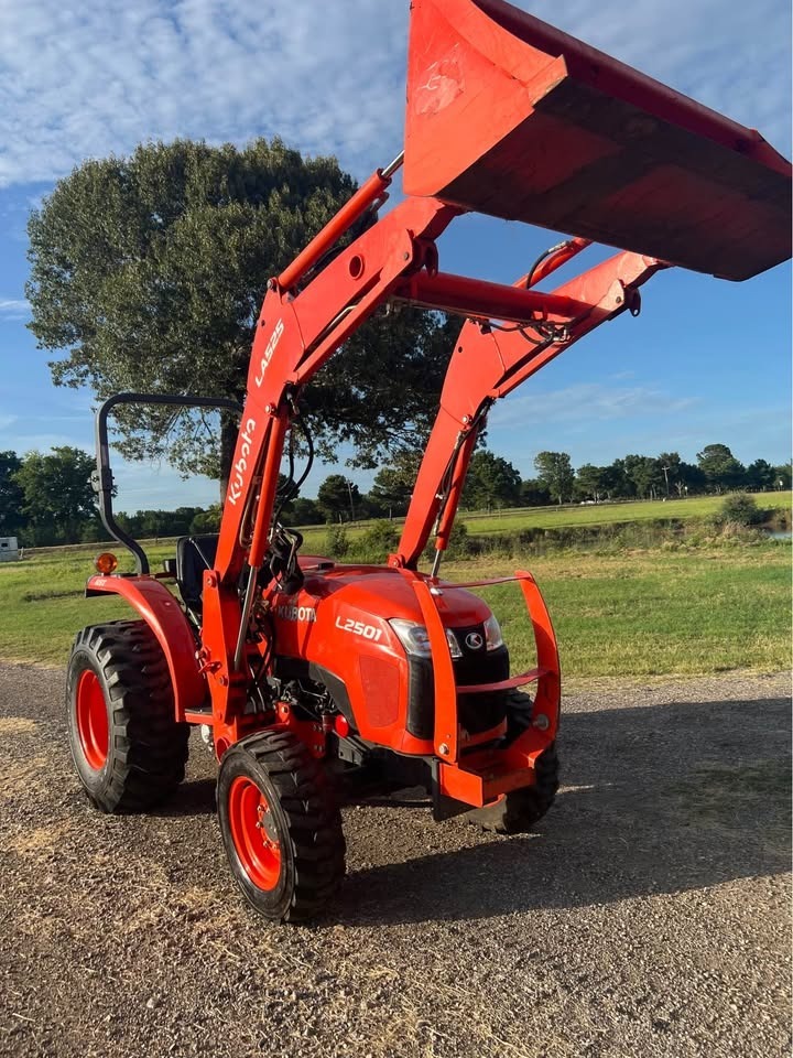 High Quality Kubota L2501 Tractor Agricultural Machine Good Running 4x4 Mini Kubota L2501 Farm Tractor Available For Sale - Image 5