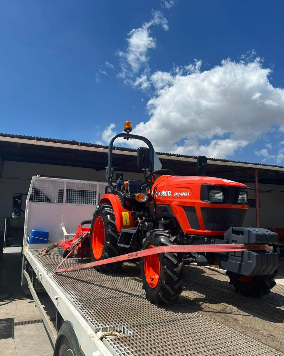 New 4WD EK1261 Kubota Tractor Farming Agriculture New Fast Delivery Trusted Loader Gear Pump Engine Bearing For Sale - Image 6