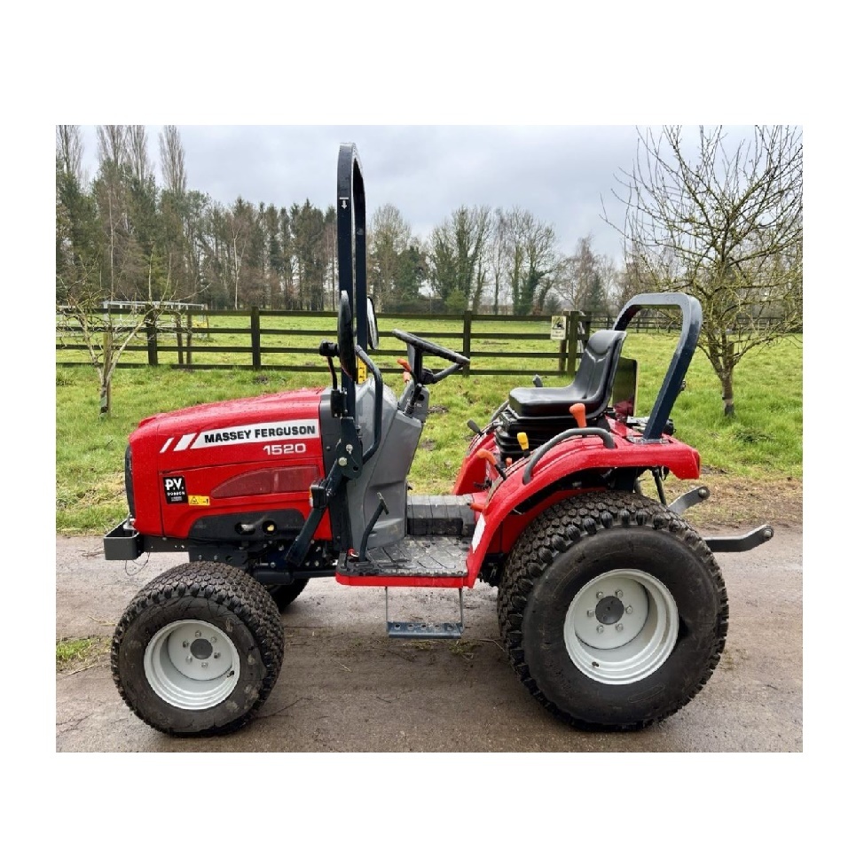 Massey Ferguson 1520 compact tractor features a 19.6 hp 3 cylinder diesel engine with 4WD and a 3 range HST system - Image 5