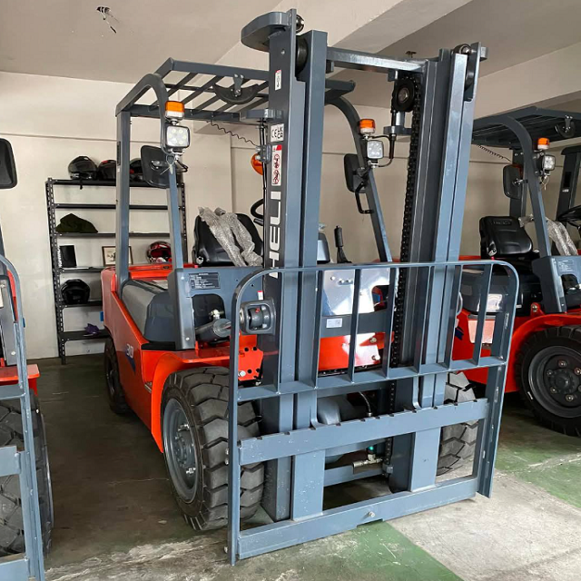 Used Purchase Forklift 1200kg Capacity AC Motor Hydraulic Forklift Truck for Sale - Image 4