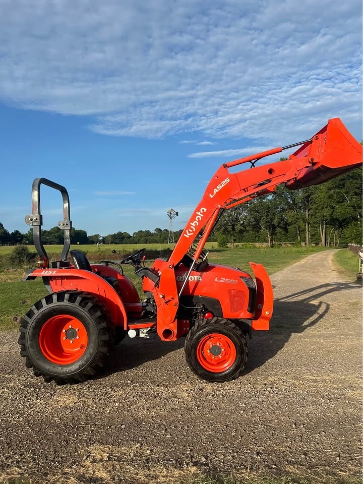 High Quality Kubota L2501 Tractor Agricultural Machine Good Running 4x4 Mini Kubota L2501 Farm Tractor Available For Sale - Image 6