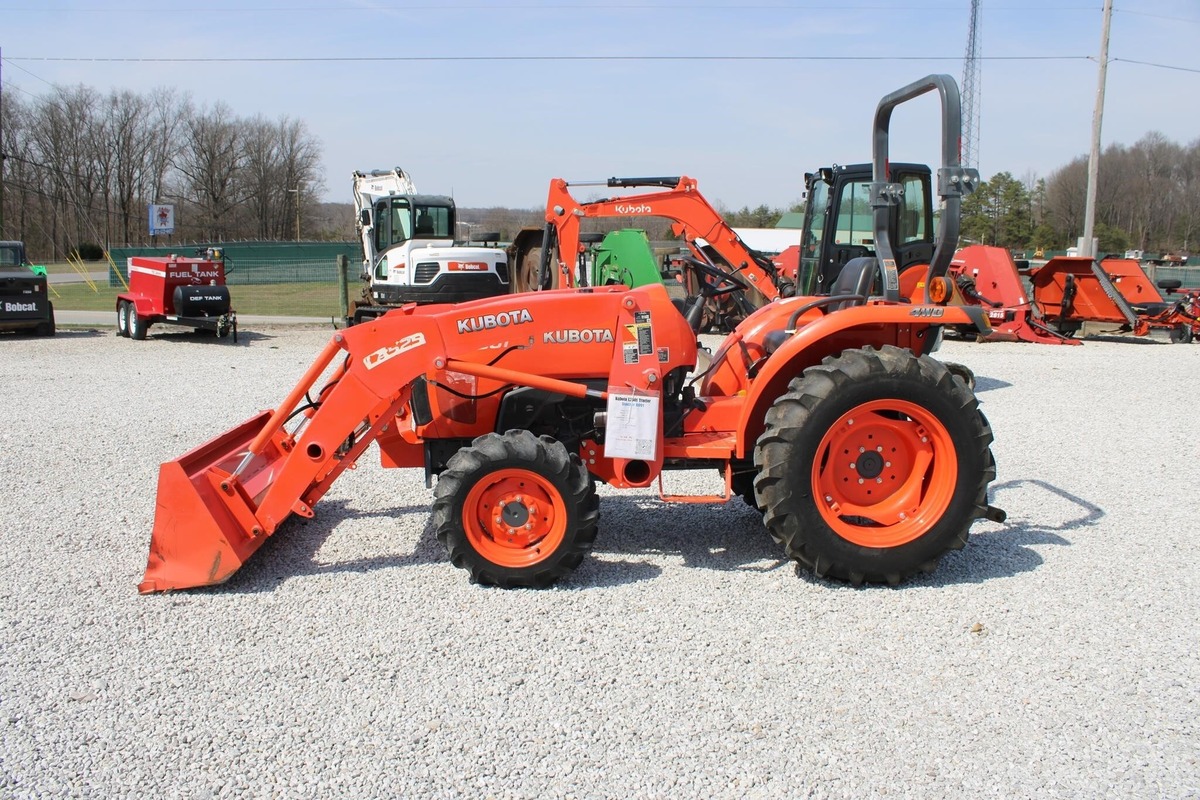 Used KUBOTA L2501 Less than 40 HP Agriculture Tractors Ready For Sale - Image 3
